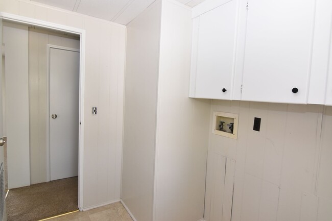 Building Photo - Spacious & Updated Double-Wide Home on a L...