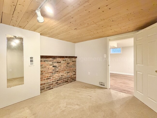 Building Photo - Updated Royal Oak Bungalow Minutes from Downtown