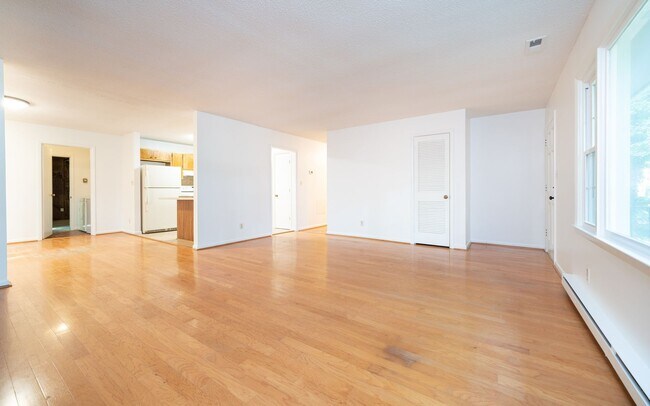 Building Photo - Sweet 3-Bedroom 2-Bathroom Home Less Than ...