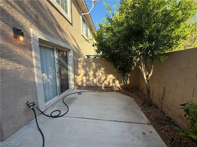 Building Photo - 9648 Silver City Dr