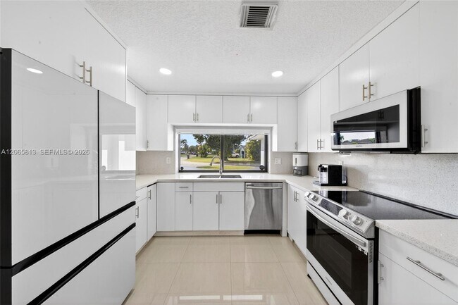 Building Photo - 11951 SW 120th Terrace