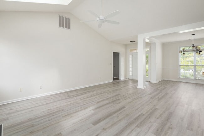 Building Photo - Beautiful Home in Fletcher
