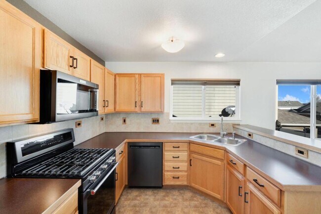 Building Photo - 326 Moss Rock Way