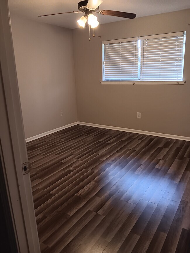 Building Photo - 8722 Orleans Dr