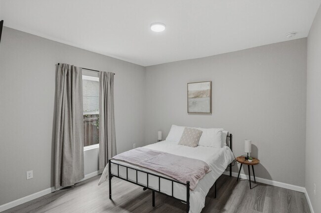 Building Photo - 830 Porter St