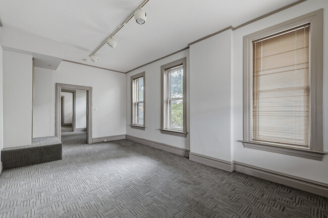 Building Photo - 4400 Laclede Ave