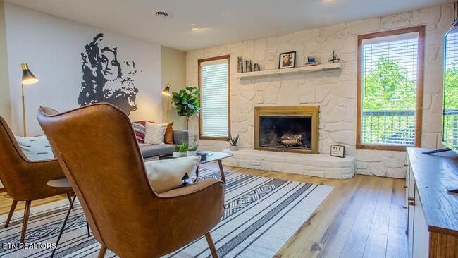 Building Photo - 3933 Dollys Dr
