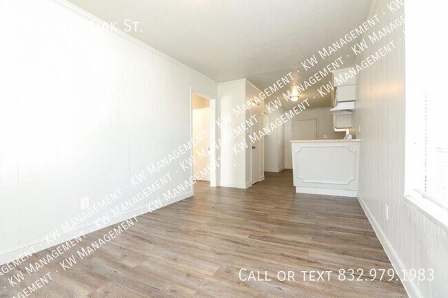 Building Photo - 3606 Live Oak St