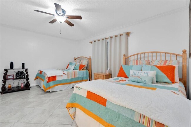 Building Photo - 6500 Sunset Way