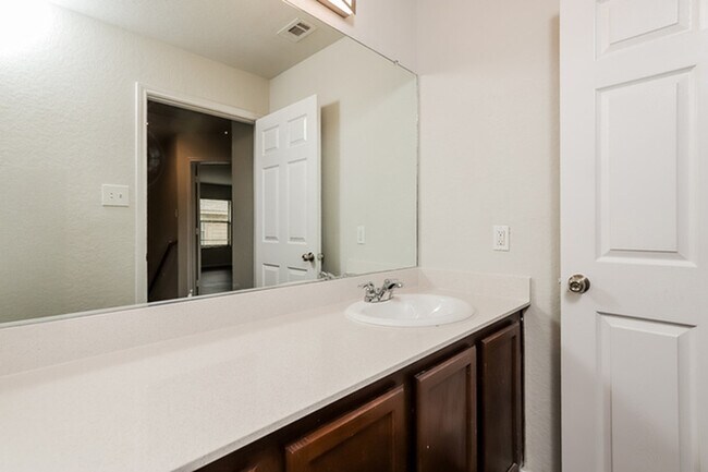 Building Photo - 8802 Scarlett Pl