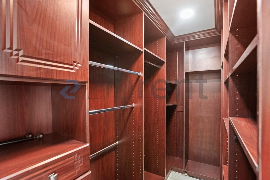 Building Photo - Unit