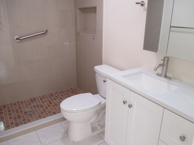 Building Photo - 200 Lake Carol Dr