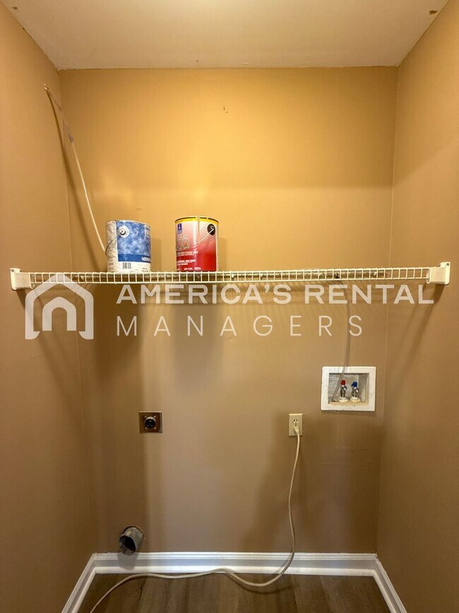 Building Photo - DEPOSIT PENDING! Lovely 2 Bed, 2 Bath Townhome for Rent in Montevallo, AL! COMING SOON!