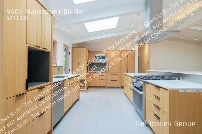 Building Photo - 9602 Marmount Dr NW