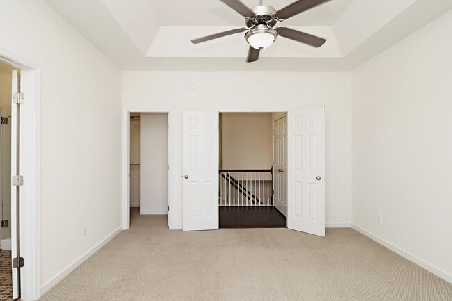Building Photo - Dog-Friendly Avinity Townhome With Mountain Views