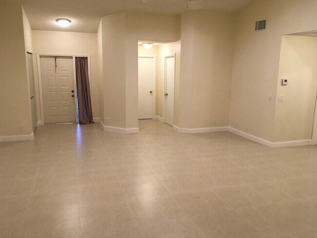 Building Photo - 9870 Watermill Cir