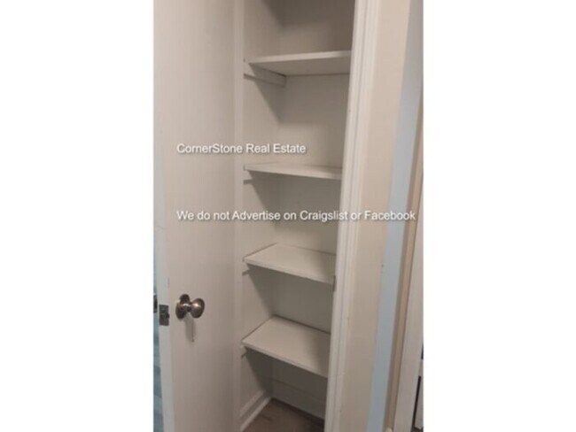 Building Photo - 6701 Pin Oak Ln