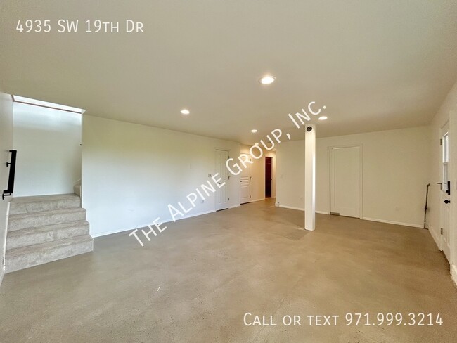 Building Photo - 4935 SW 19th Dr