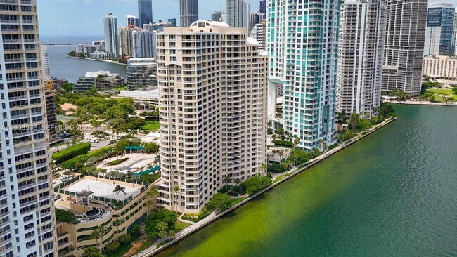 Building Photo - 888 Brickell Key Dr