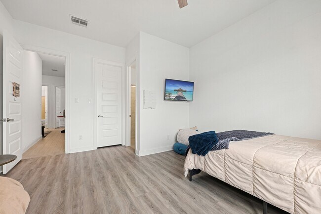 Building Photo - 31611 Donoso Dr