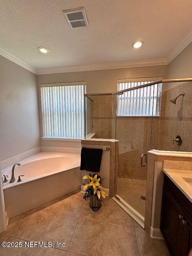 Building Photo - 943 Hazeltine Ct