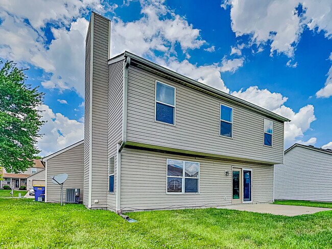 Building Photo - 10121 Pendula Dr
