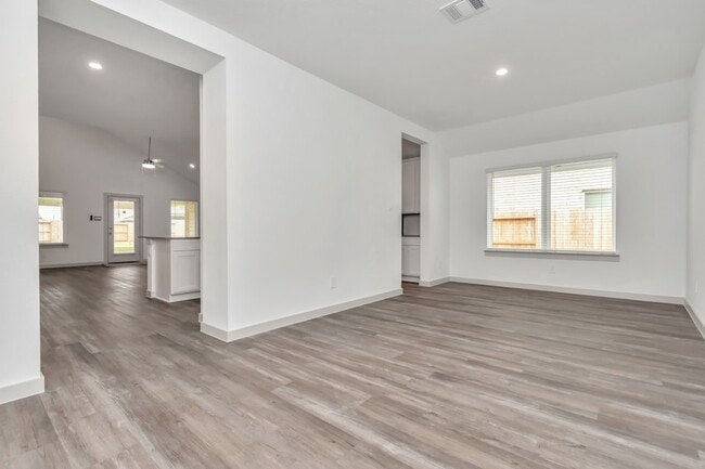 Building Photo - 1111 Pk Crst Dr