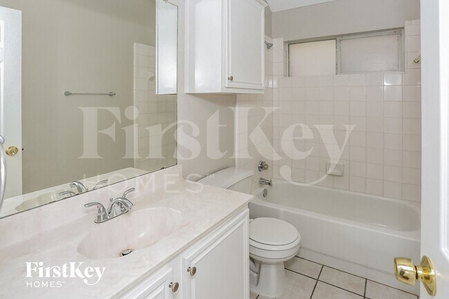 Building Photo - 1117 Brittany Pl