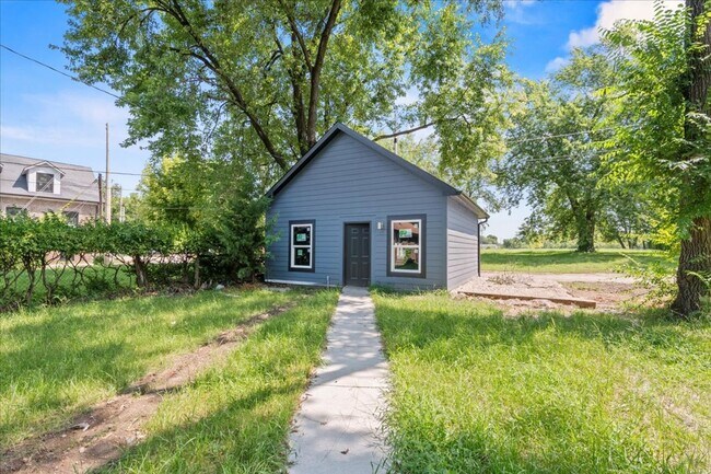 Building Photo - 2751 Guilford Ave