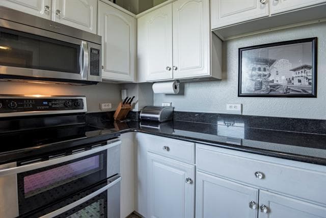 Building Photo - 2306 Park Pl Ave