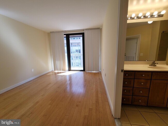 Building Photo - 631 D St NW