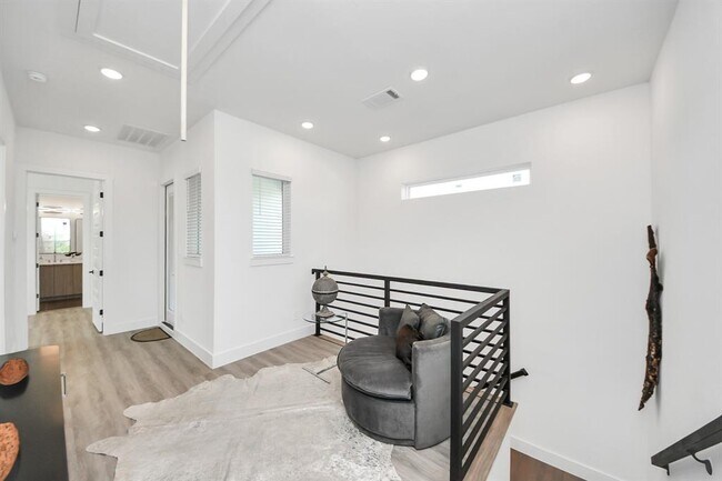 Building Photo - 3604 Runnels St