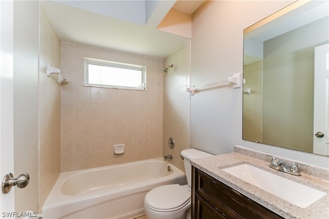 Building Photo - 406 SE 8th St