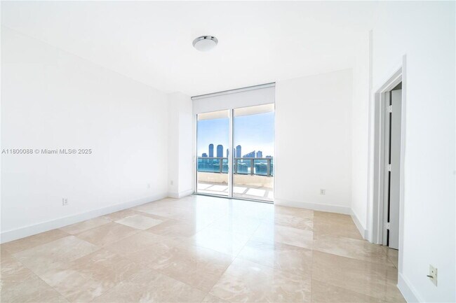 Building Photo - 3330 NE 190th St