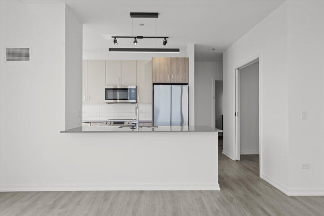 Building Photo - 808 N Cleveland Ave