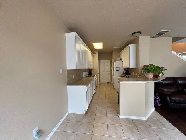 Building Photo - 5626 Claybeck Ln