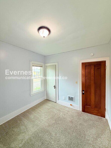 Building Photo - 3498 Haverhill St