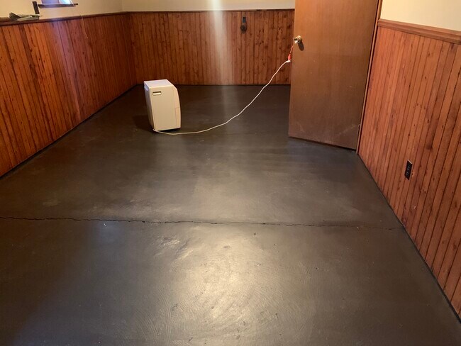 Basement - 6105 Dacola Shores Rd