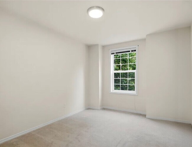 Building Photo - 4017 251st Way NE