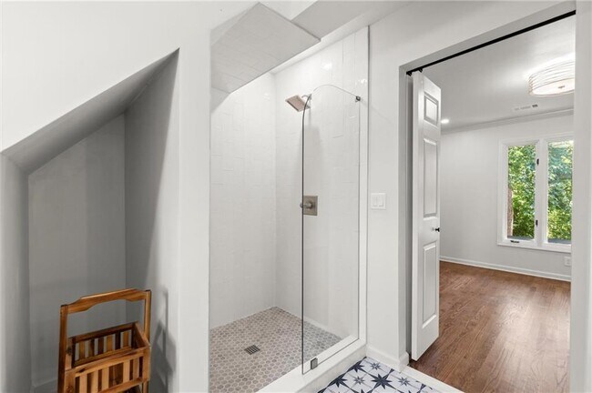 Building Photo - 459 Atlanta Country Club Dr