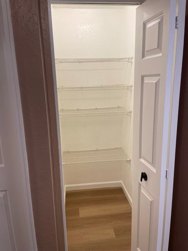 Building Photo - 722 Cedar St