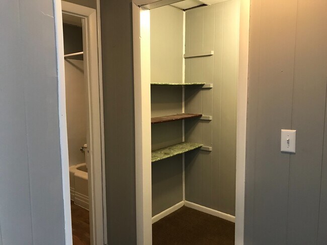 Building Photo - 117 S Belvidere Ave