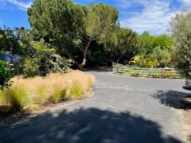 Building Photo - 5702 Hatchery Ct