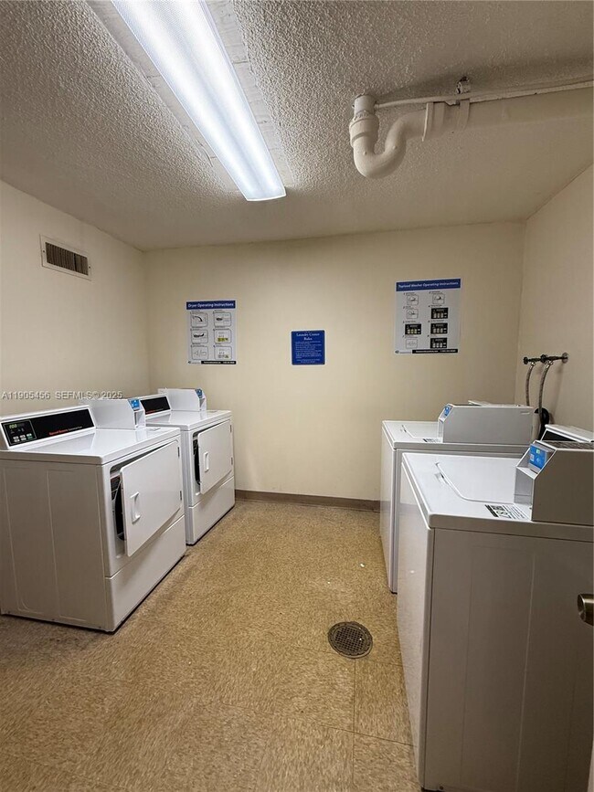 Building Photo - 2780 NE 183rd St