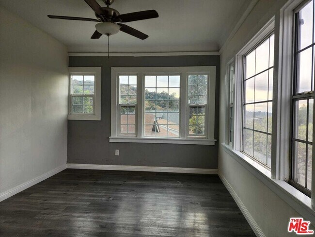 Building Photo - 4112 N Griffin Ave