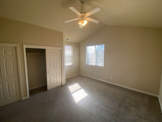 Building Photo - Sparks - Gated Community - 2 Bed 2.5 Bath - $200 OFF FIRST MONTHS RENT SPECIAL!