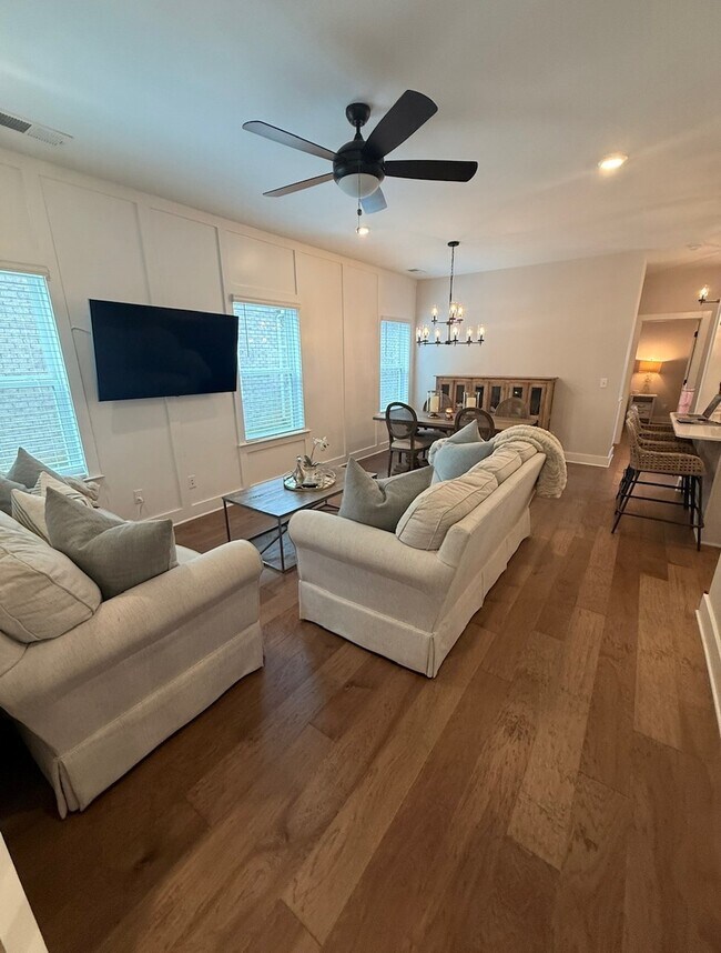 Building Photo - 9030 Headwaters Dr