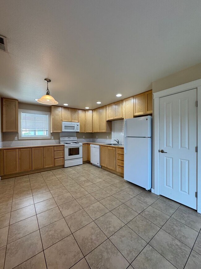 Building Photo - Cambridge Place I - 2241