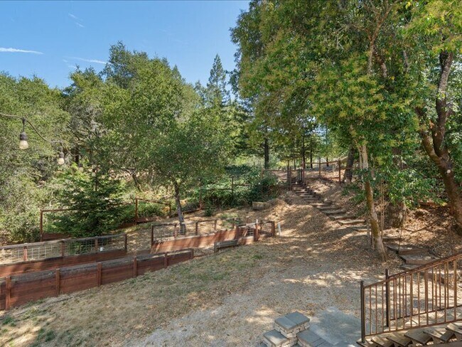 Building Photo - 910 Villa Chanticleer Rd