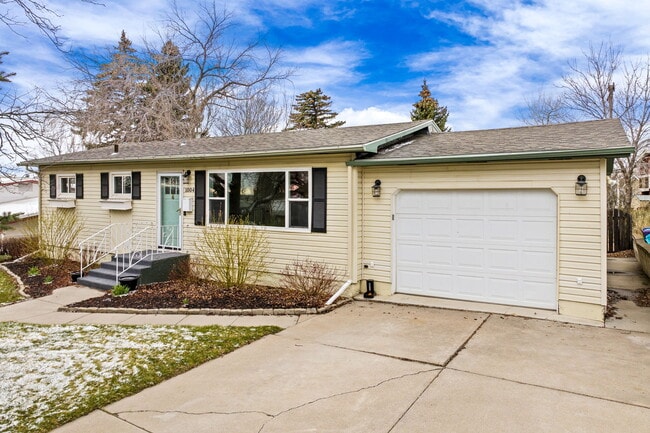 Building Photo - 1004 11th St NW